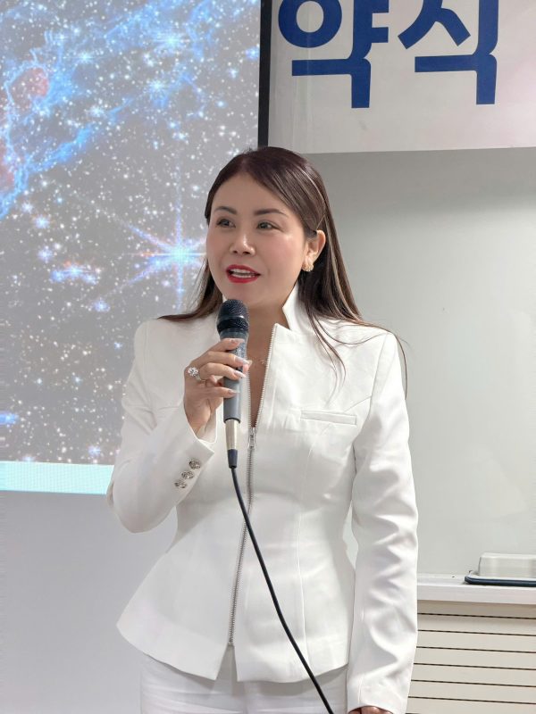 Chủ tịch Nguyễn Thị Thu Thảo nữ lãnh đạo ngành làm đẹp truyền cảm hứng.